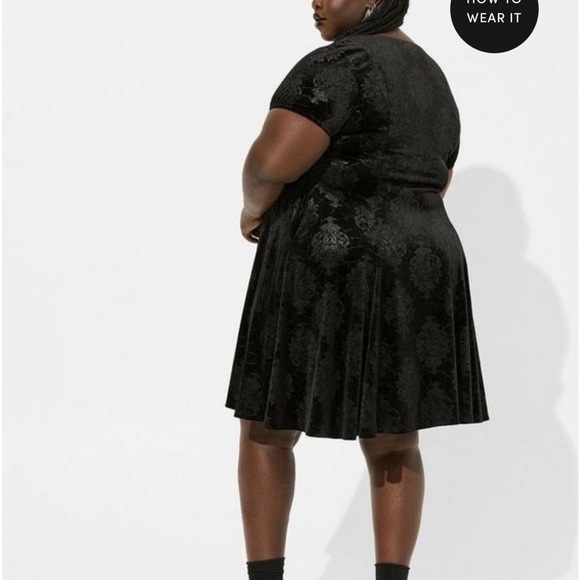 Spooky Skull and Roses Embossed Velvet Tie Front Dress ready for a night out! - Picture 7 of 7